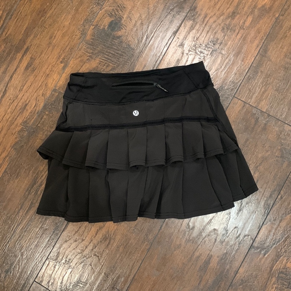 Lululemon black skirt